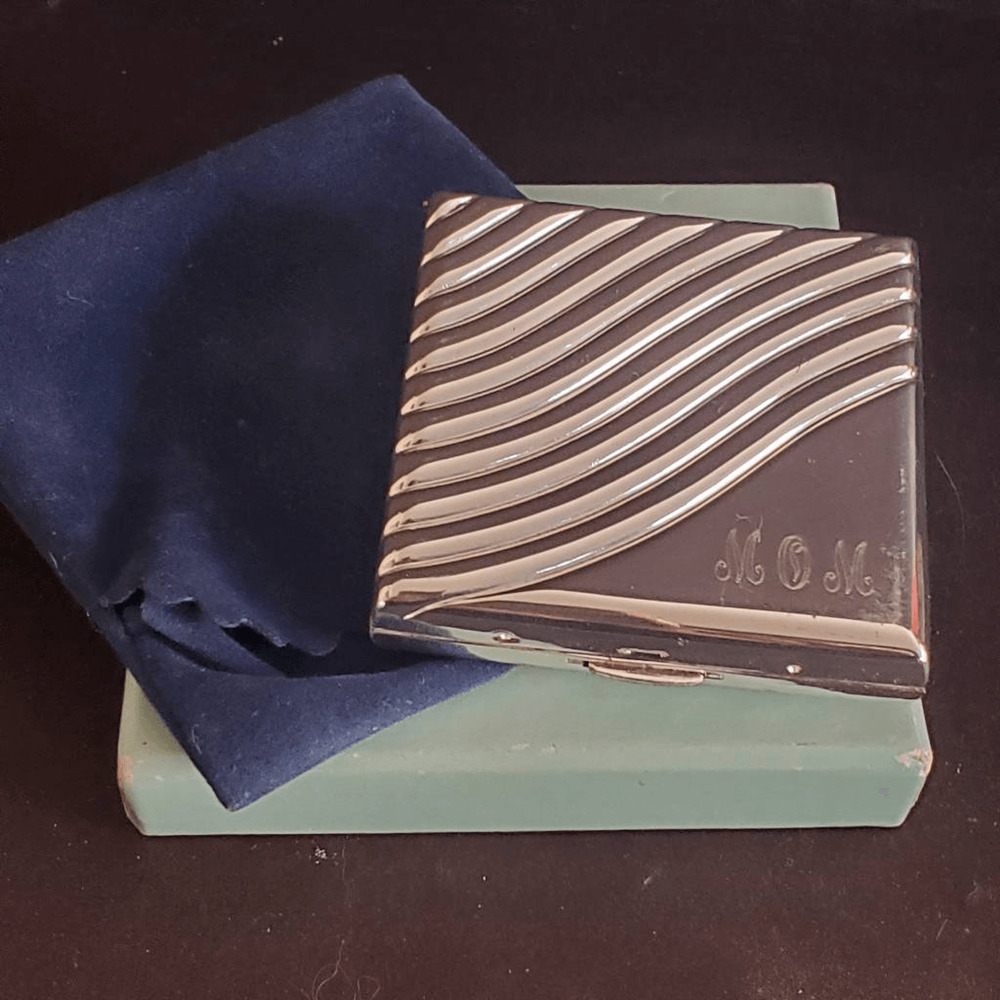 VTG 80s Estee Lauder Silverstream Compact Face Powder Velvet Pouch Engraved‎ MOM